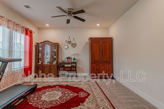 Building Photo - 126 Pewter Cir