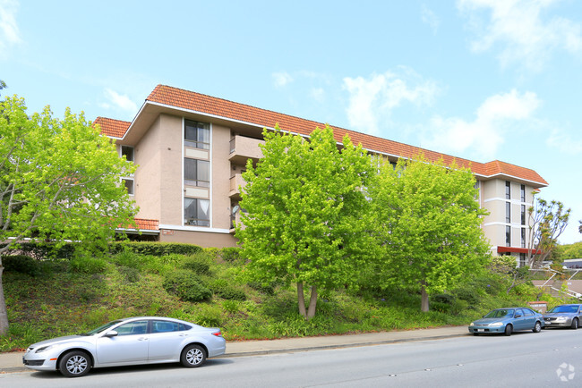 Building Photo - Cherry Avenue Villas