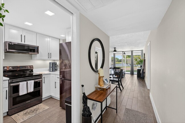 Building Photo - 9480 Tangerine Pl