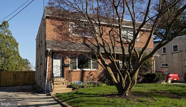 Foto del edificio - 203 E Rosedale Ave