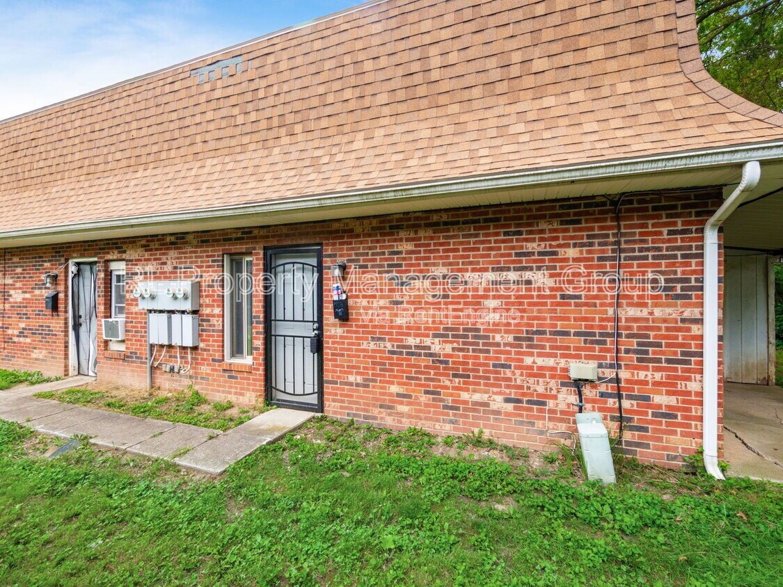 Primary Photo - 4923 Myers Rd