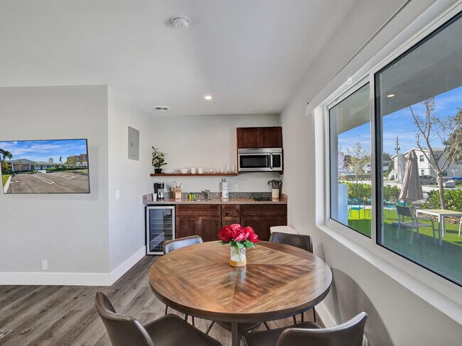 Foto del edificio - 3208 NE 9th St