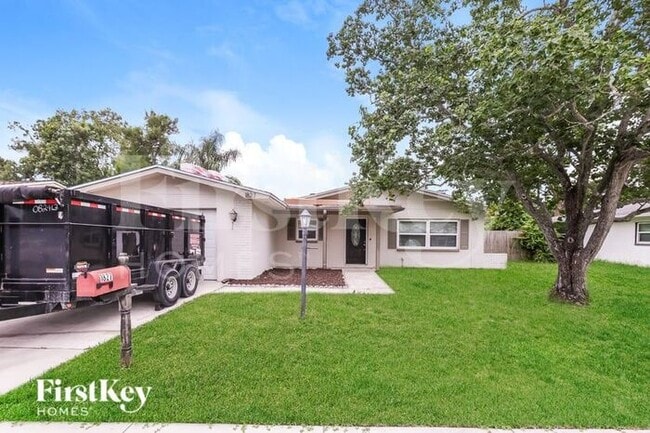Building Photo - 1827 Driftwood Cir S
