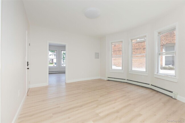 Foto del edificio - 106 Winnikee Ave