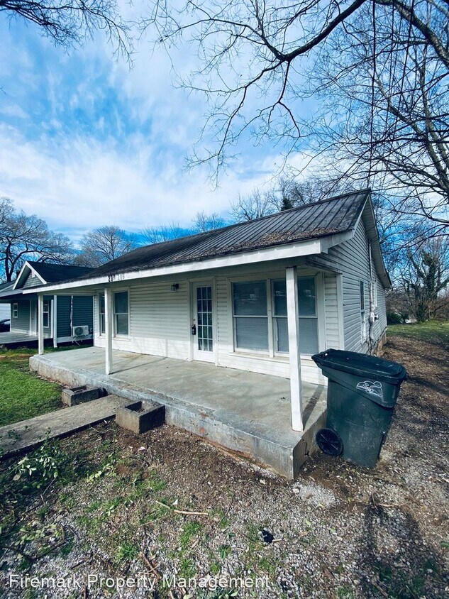 Primary Photo - 3 br, 1 bath House - 209 E. 16th Street