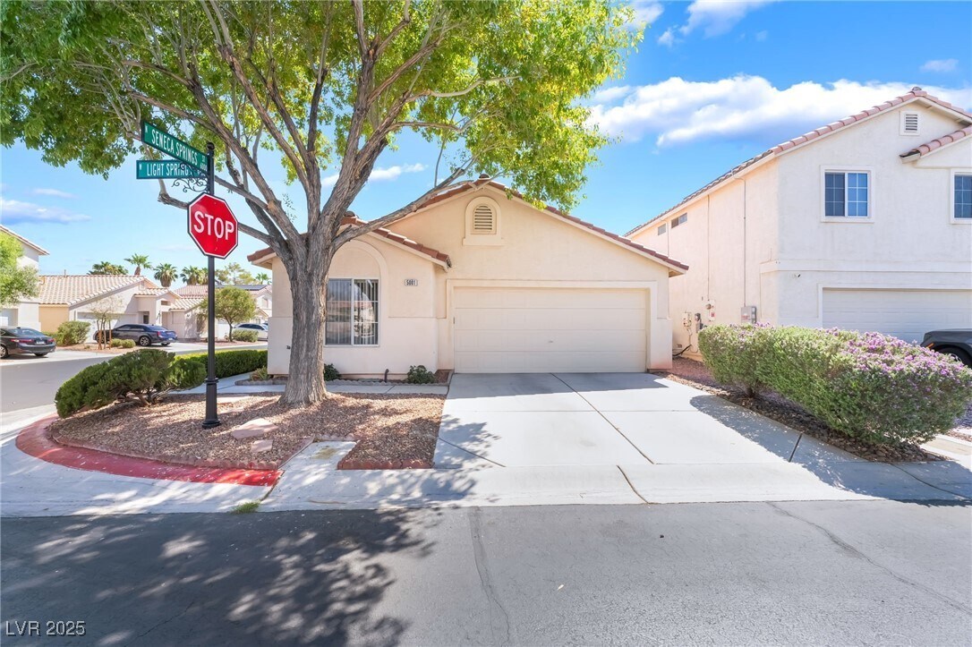 Foto principal - 5001 Light Springs Ave