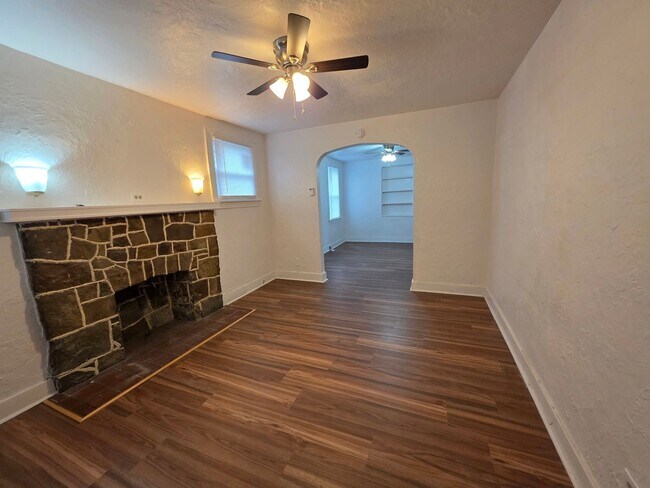 Foto del edificio - Efficacy apartment for rent in Clariton Pa