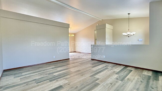 Foto del edificio - 1930 W Canfield Ave