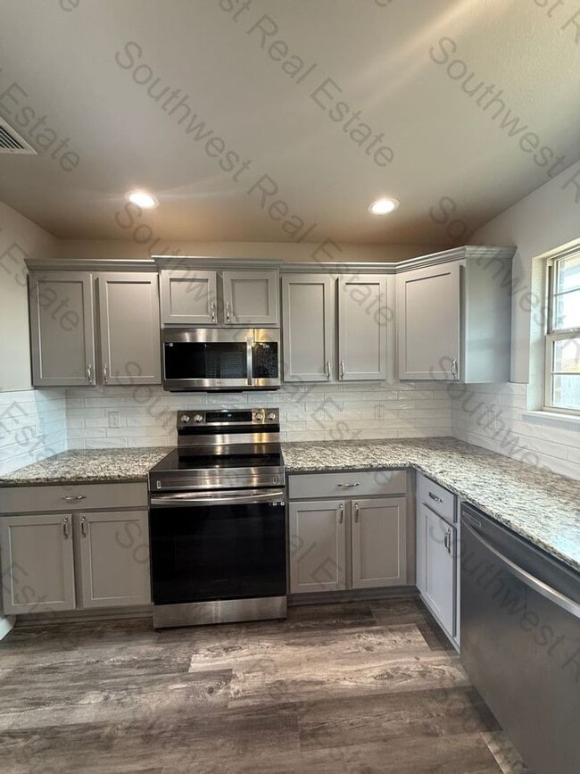 Foto del edificio - Beautiful 3-bedroom 2 bath brick home- Small Pet Allowed