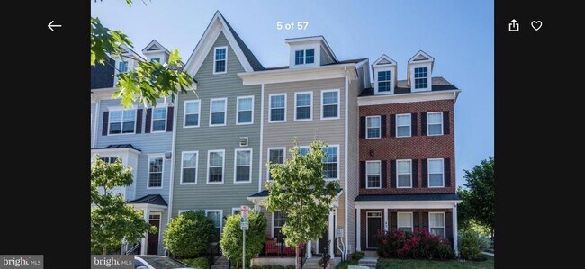 Foto del edificio - 81 Linden Pl