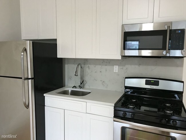 Building Photo - 275 Martense St