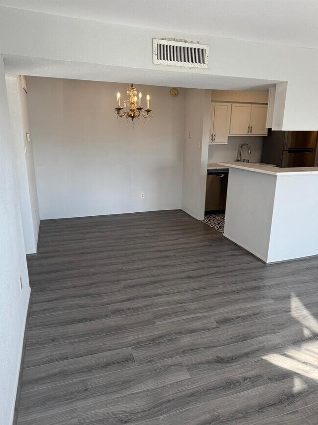 Foto del edificio - 10603 S Wilcrest Dr