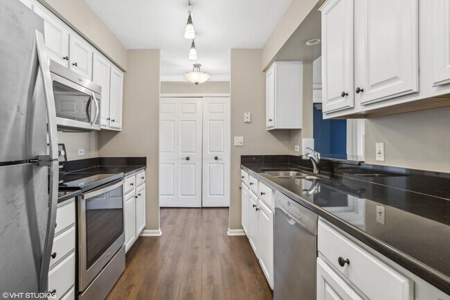 Building Photo - 470 Fawell Blvd