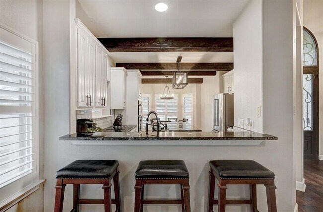 Building Photo - 30389 Ledgemont