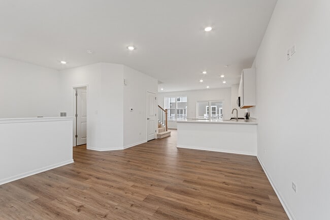 Foto del edificio - 14942 Dyer Ln