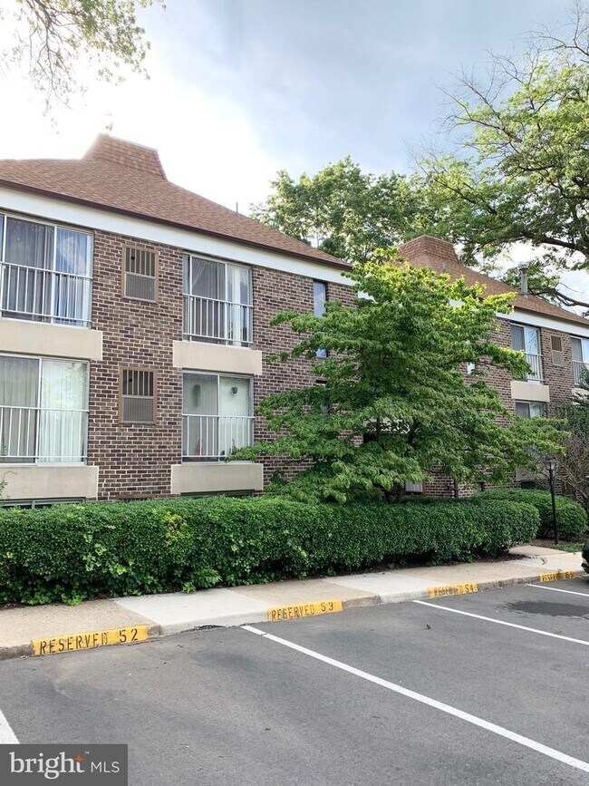 Foto del edificio - 3236 Hewitt Ave