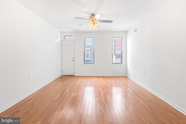 Foto del edificio - 2039 McClellan St
