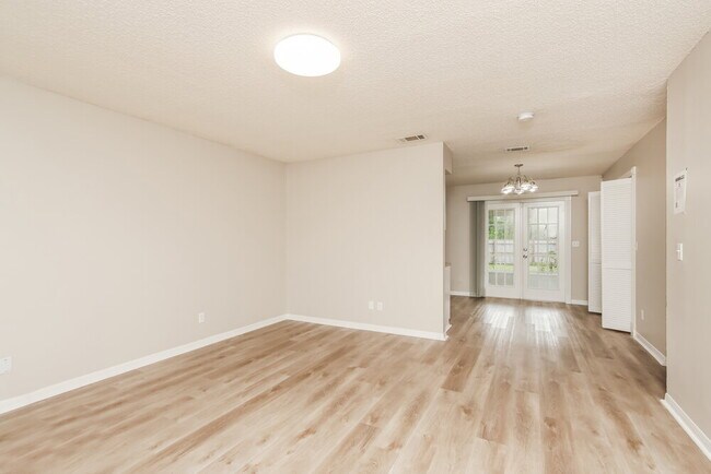 Foto del edificio - 9285 101st Ave