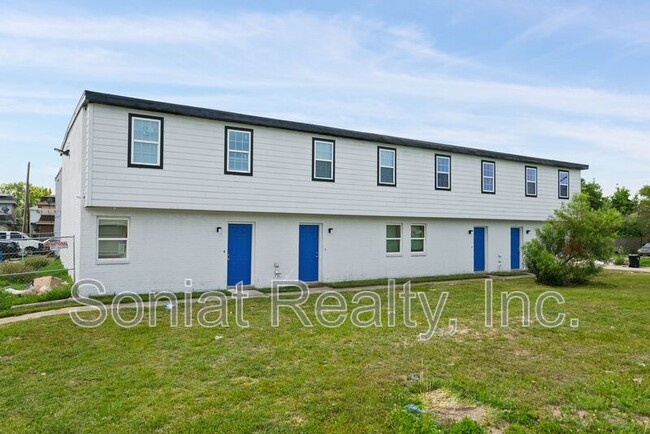 Building Photo - 7750D N Coronet Court