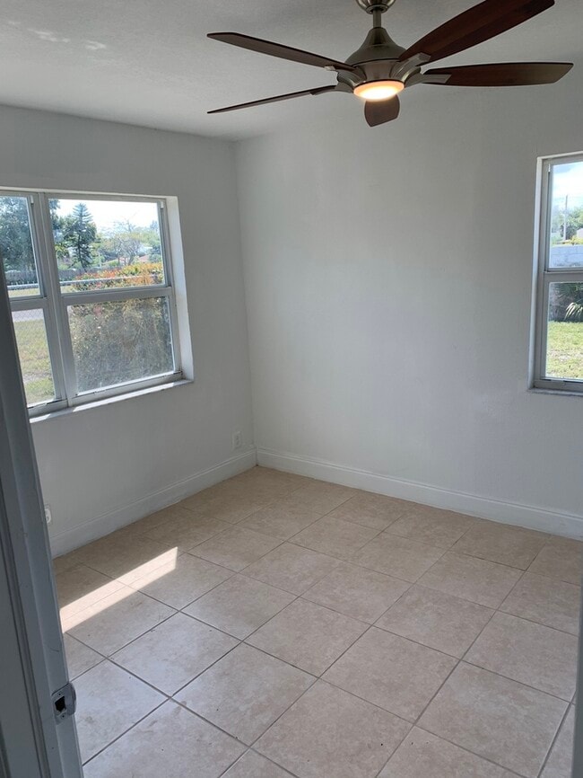 Building Photo - RENOVATED KITCHEN......GRANITE COUNTER TOP...