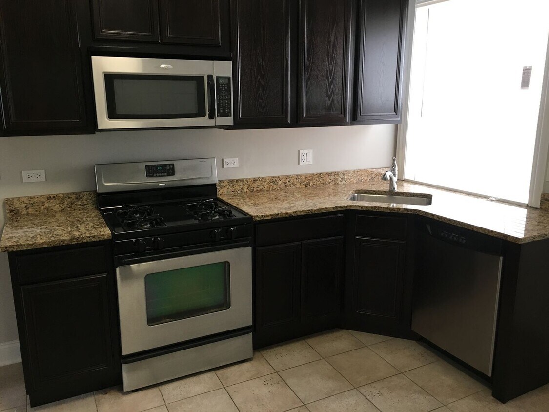 Foto principal - 4006 N Hamlin Ave