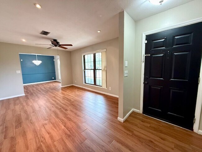 Building Photo - 4023 Grissom Dr