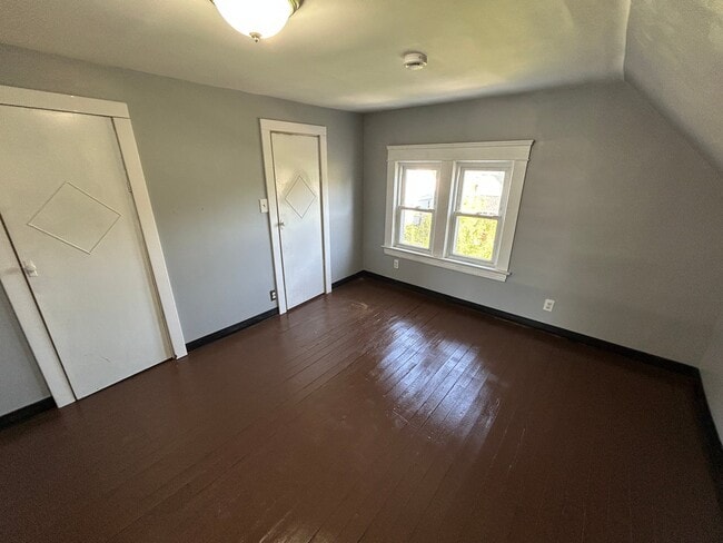 Foto del edificio - 11220 Primrose Ave
