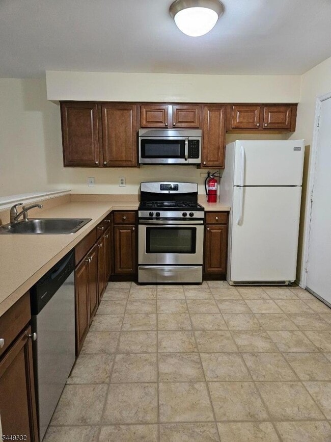 Building Photo - 271 Abbey Dr