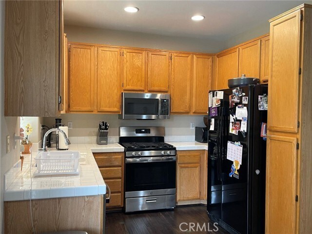 Building Photo - 43093 Teramo St