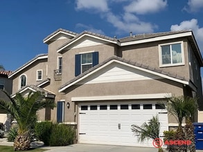 Building Photo - 10208 Grizzly St