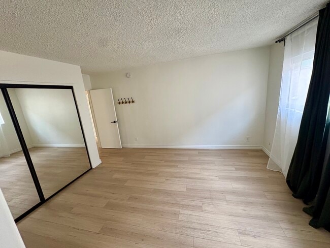 Foto del edificio - 11015 National Blvd