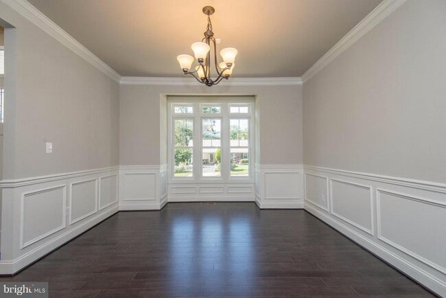 Building Photo - 7422 Sportsman Dr
