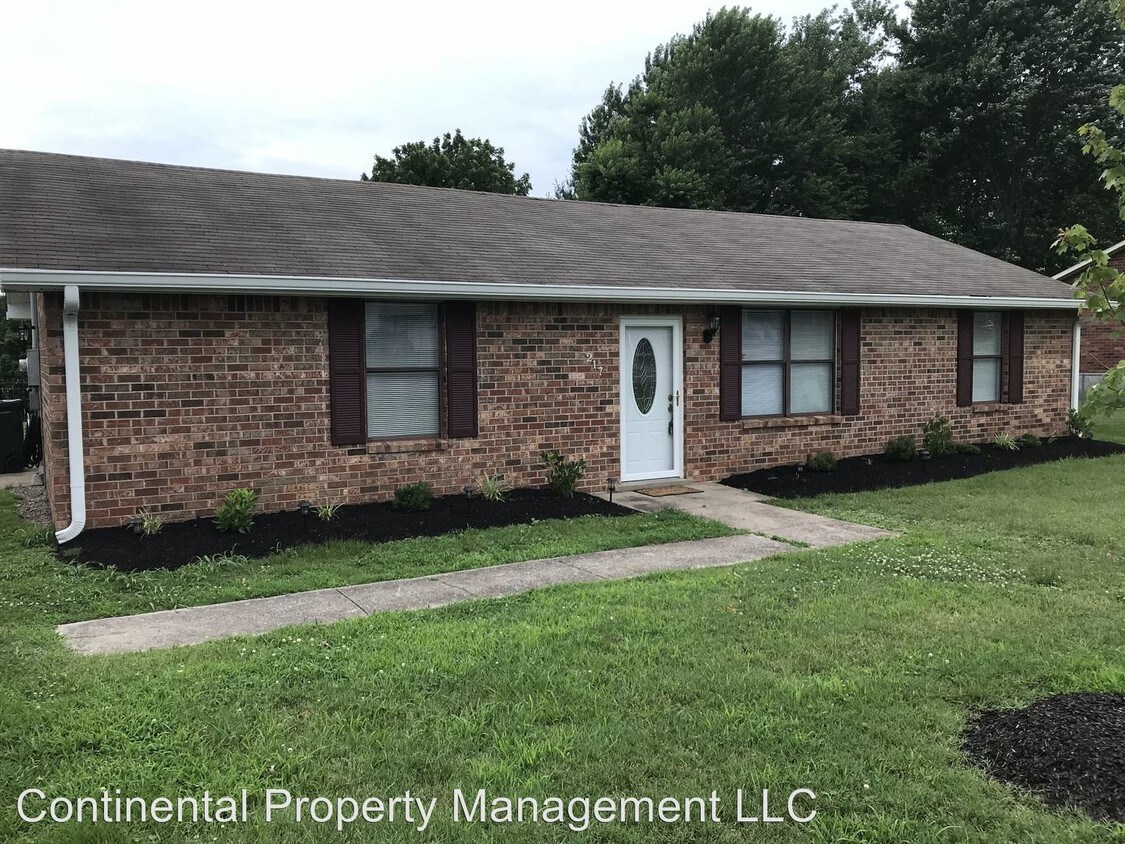 Foto principal - 3 br, 2 bath House - 217 Walnut Crest Drive