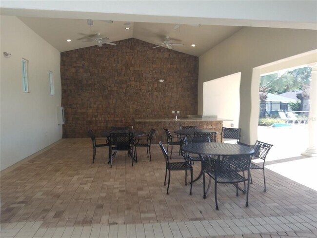 Foto del edificio - 15773 High Bell Pl