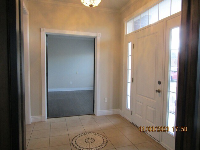 Building Photo - Pre-Screening Required before viewing home...