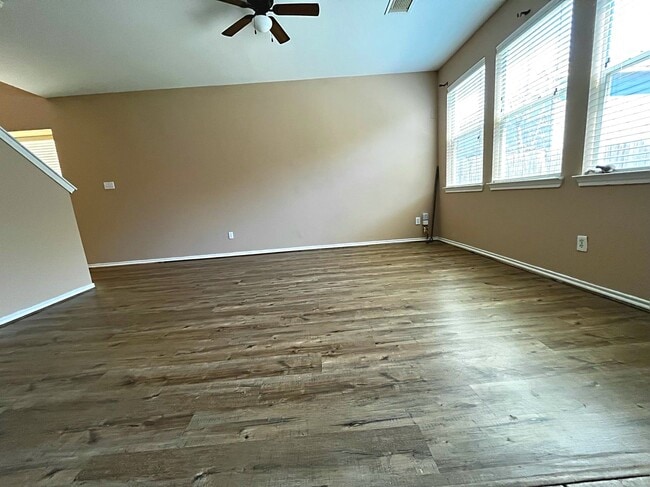 Foto del edificio - 16535 Beckland Ln