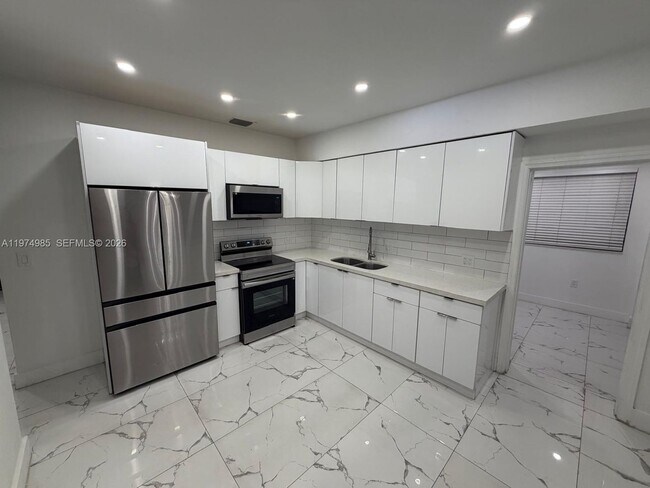 Foto del edificio - 345 SW 49th Ave