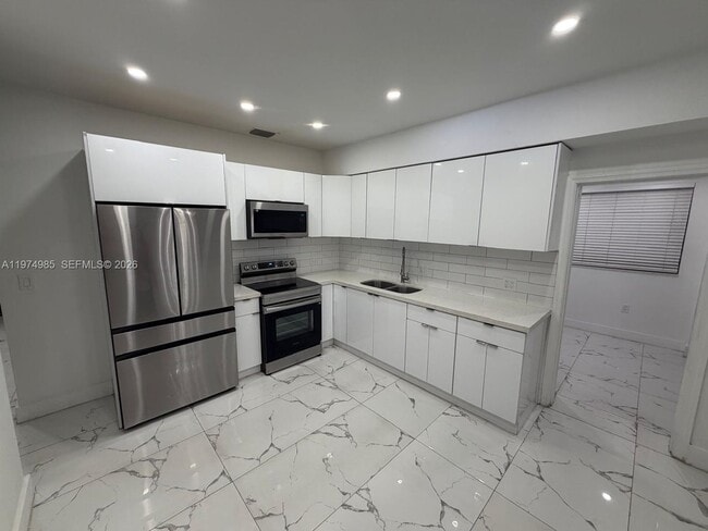 Photo - 345 SW 49th Ave House