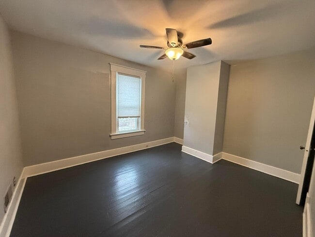 Building Photo - 601 E 5th Ave