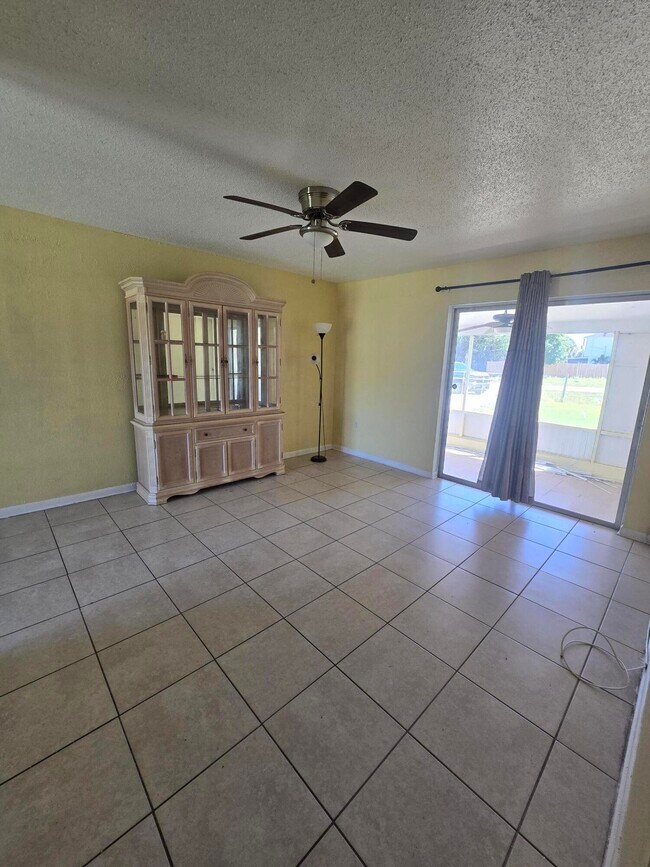 Foto del edificio - 3751 NW 36th St