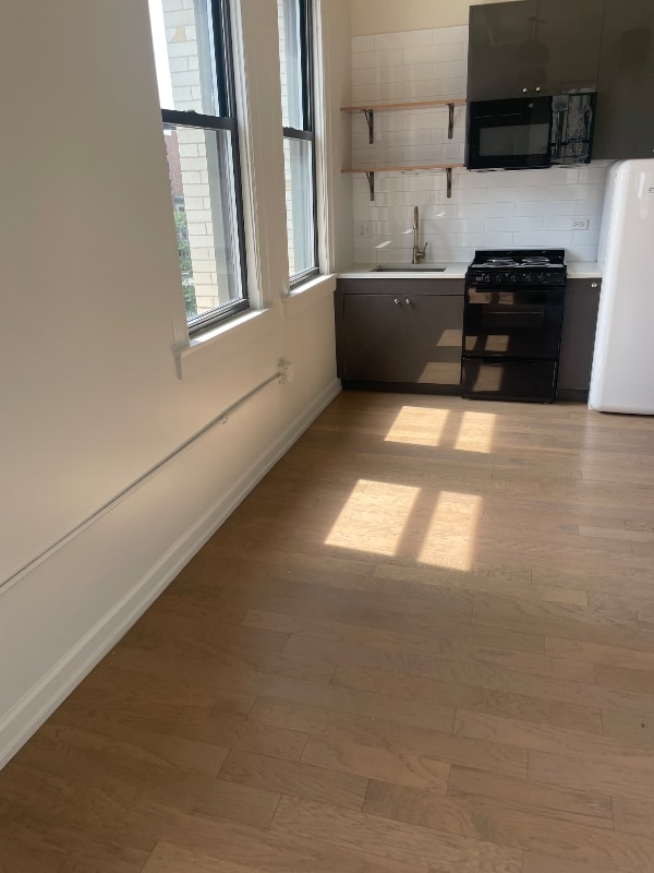 Photo - 117 N Clark St Apartment