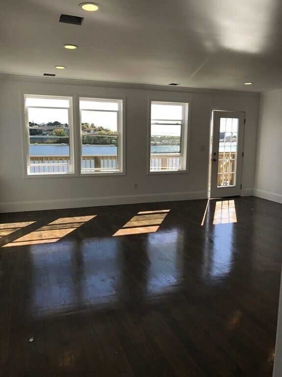 Foto del edificio - 373 Crescent Ave