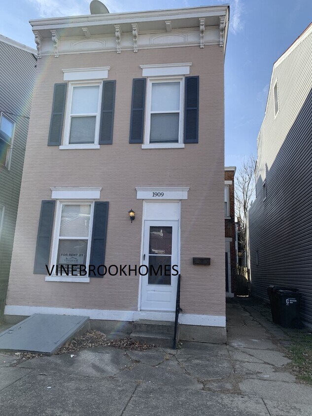 1909 Pine St, Covington, KY 41014 House for Rent in Covington, KY