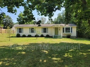 Building Photo - 3155 Delrose St