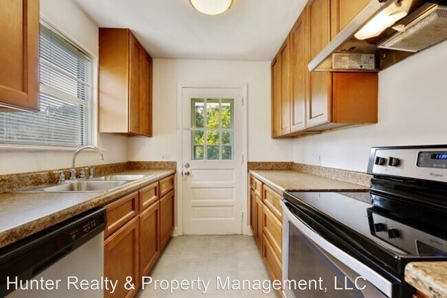 Foto del edificio - 3 br, 1 bath House - 1046 Madison Avenue