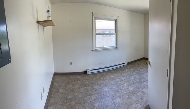 Building Photo - 24 Middle Spring Ave