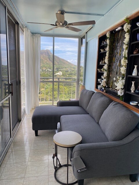 Terraza - 2575 Kuhio Ave