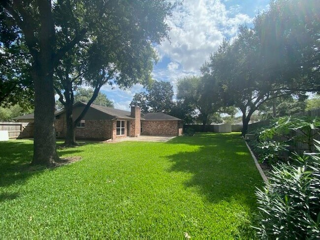 Building Photo - 510 Concordia Dr
