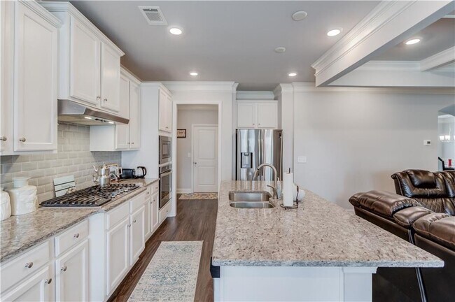 Building Photo - 404 Henson Farm Dr