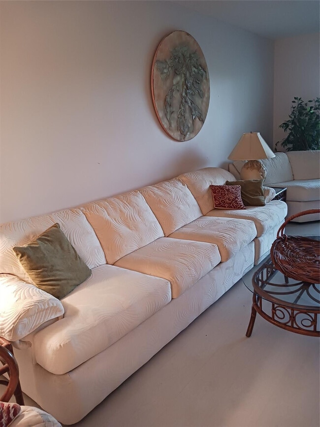 Building Photo - 3004 Portofino Isle